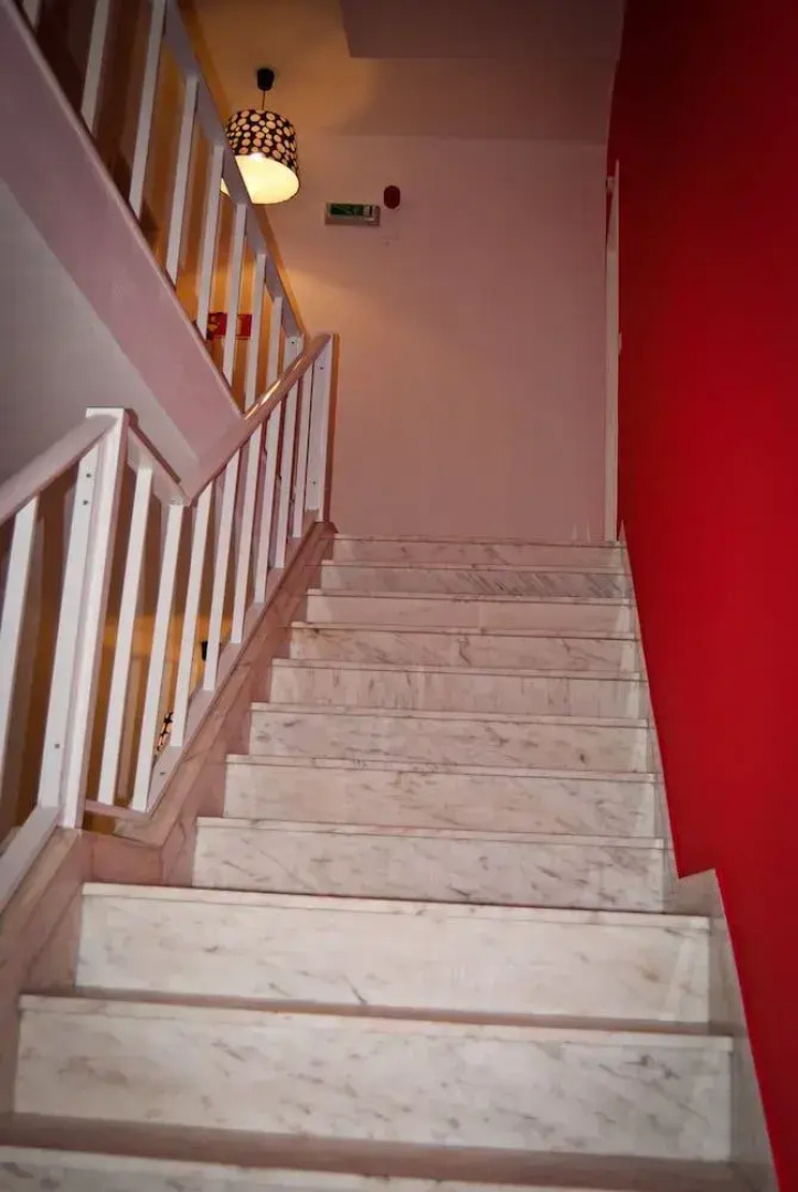 D.Dinis Low Cost Hostel