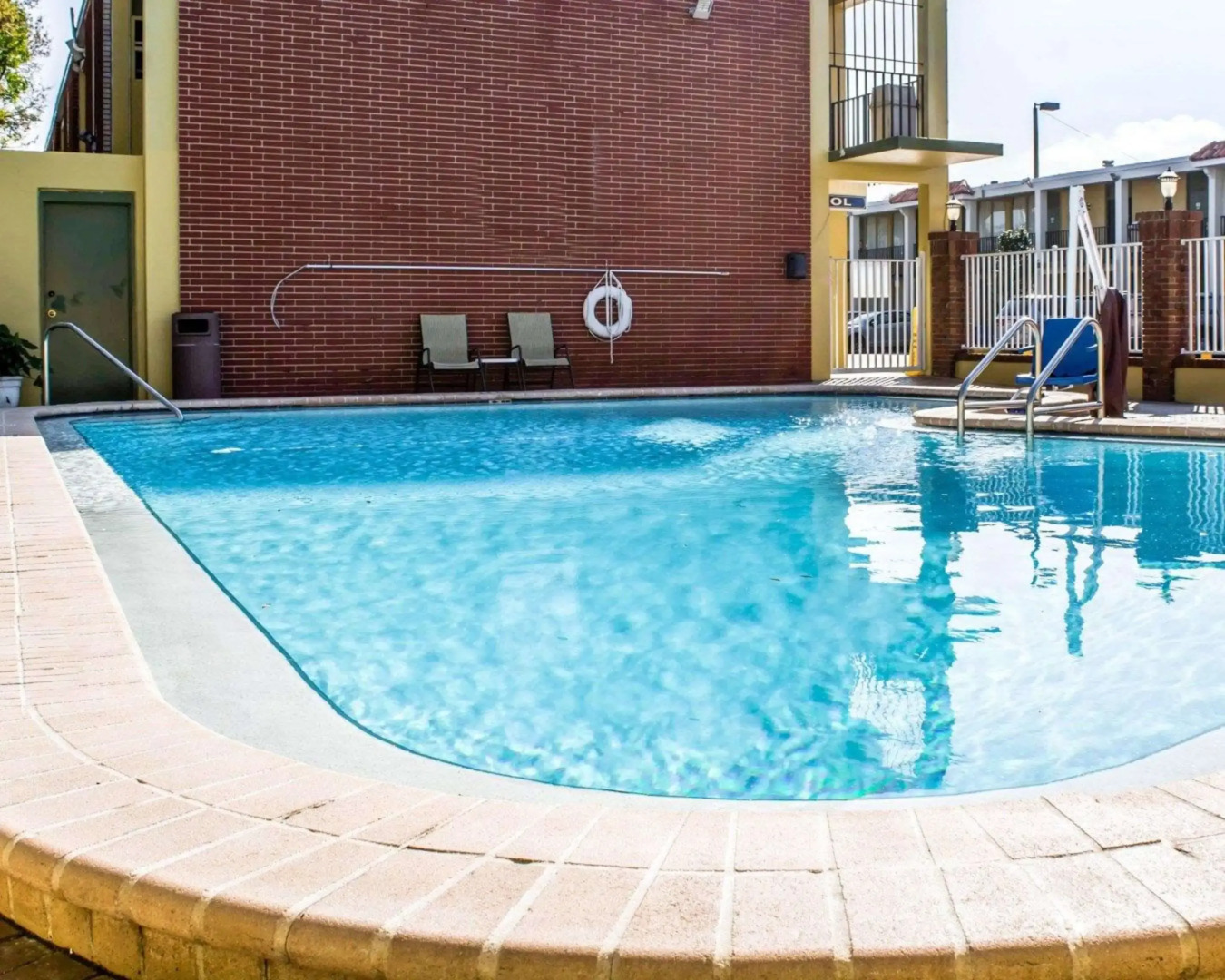 Quality Inn Airport - Cruise Port