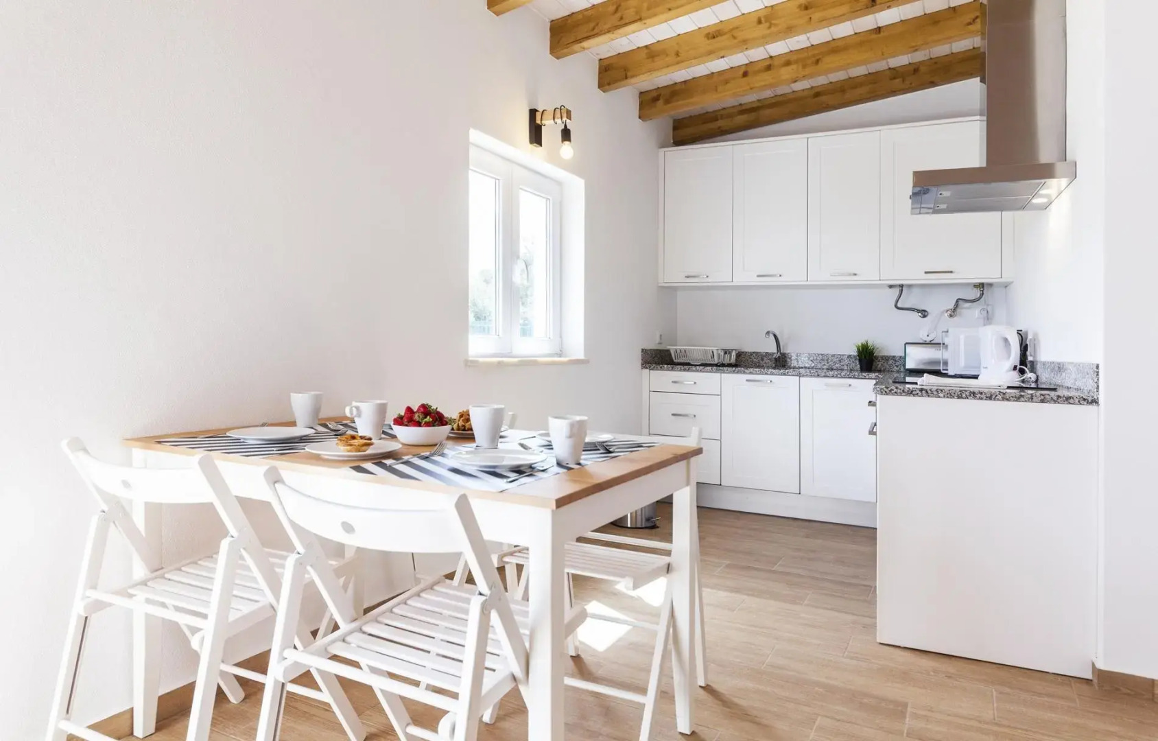 I 4 - 2 Bed Apartment in St. Johns Countryside Getaway