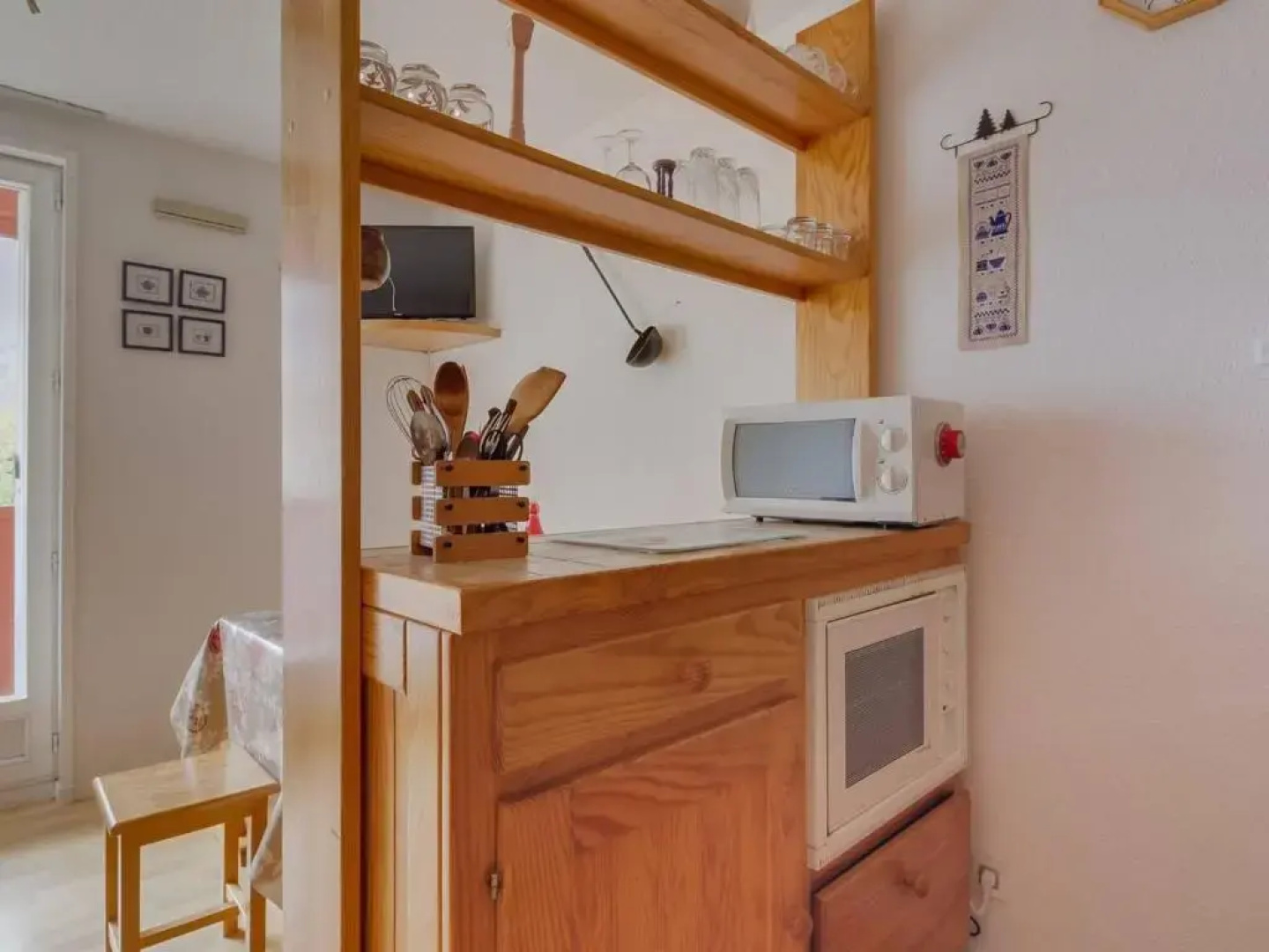 Appartement Esquièze-Sère, 1 pièce, 6 personnes - FR-1-402-30