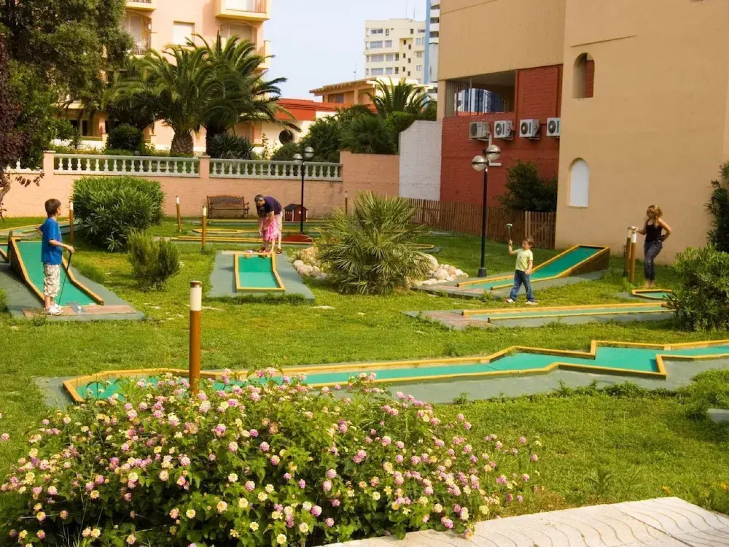 Cozy Apartment in Empuriabrava With Swimming Pool