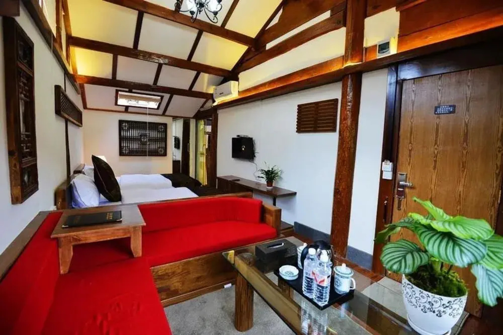 Lijiang Yiran Ethnic custom Viewing Inn