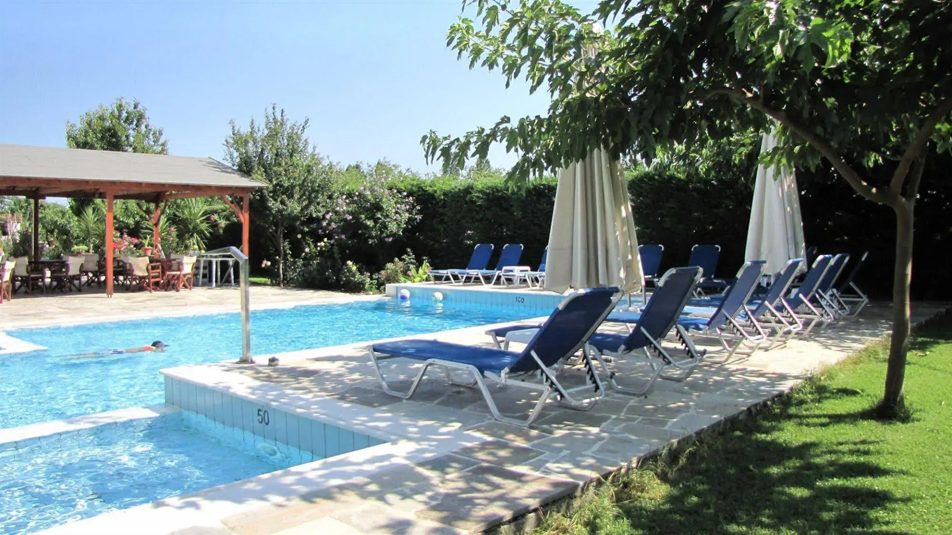 Palirria Hotel & Studios