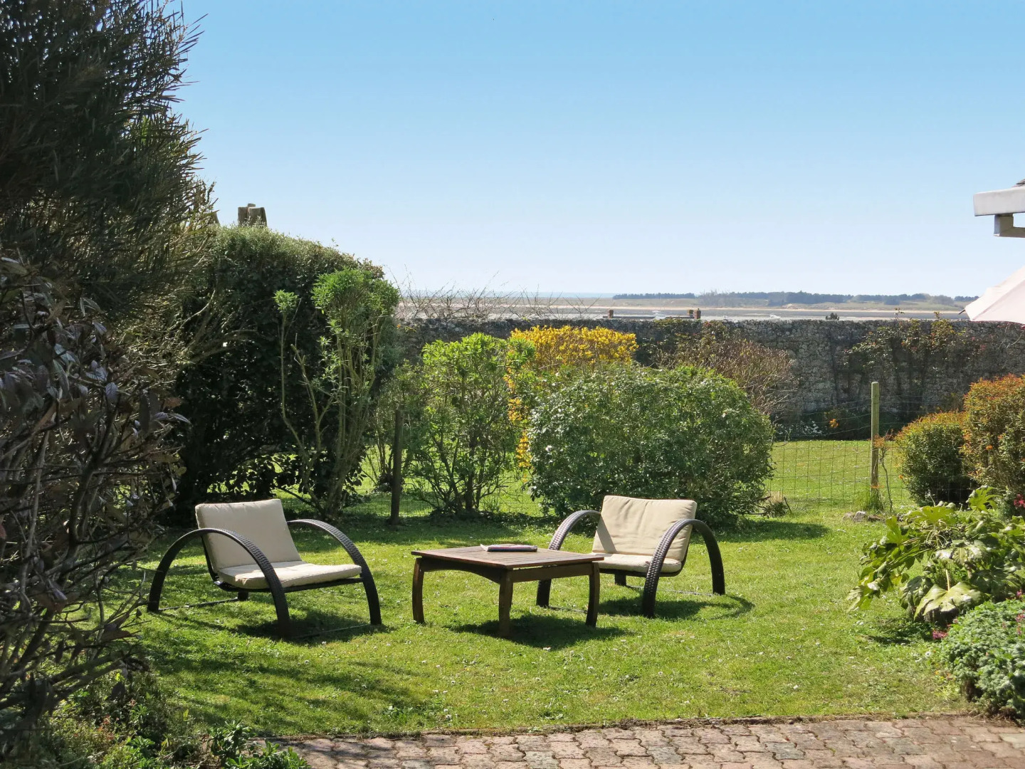 Holiday Home Le Petit Clos (RGV300)