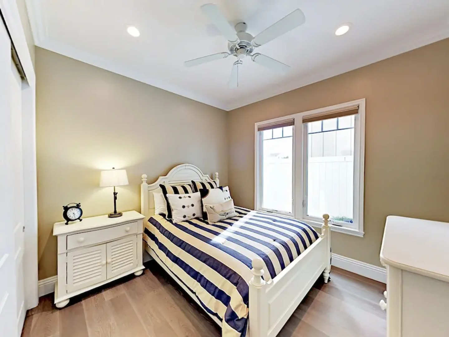 3625 Sunset Home 3 Bedrooms 2.5 Bathrooms Home