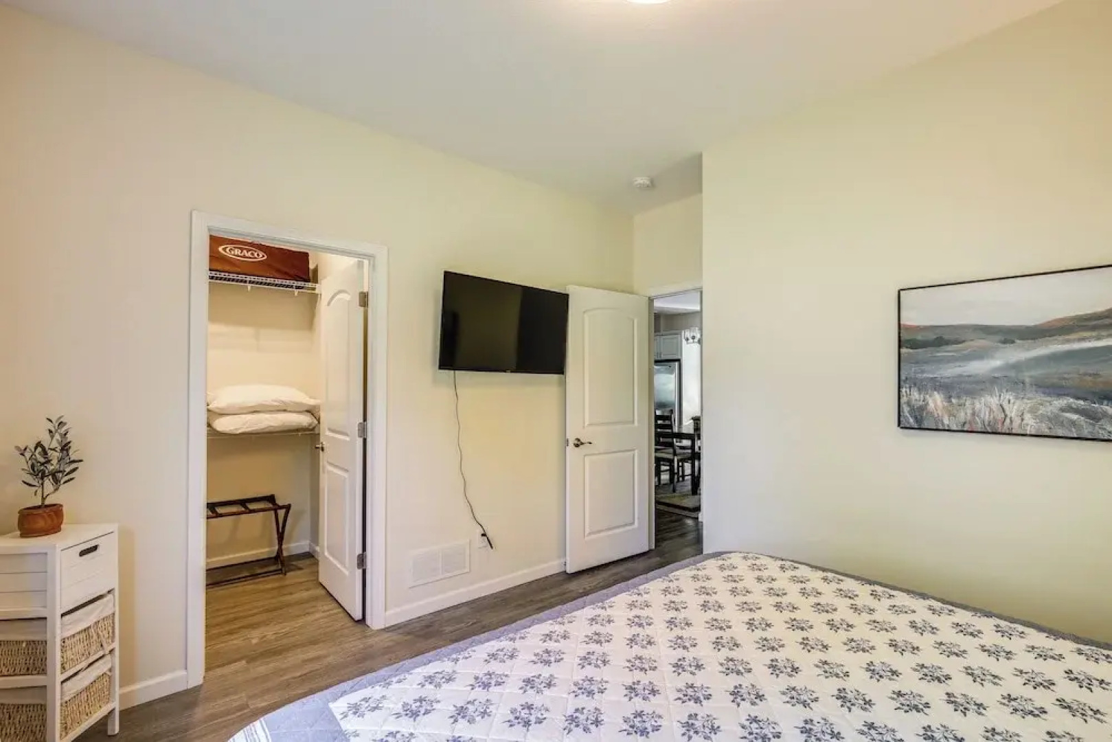 Mankato Getaway w/ Game Room & Salt Water Hot Tub!