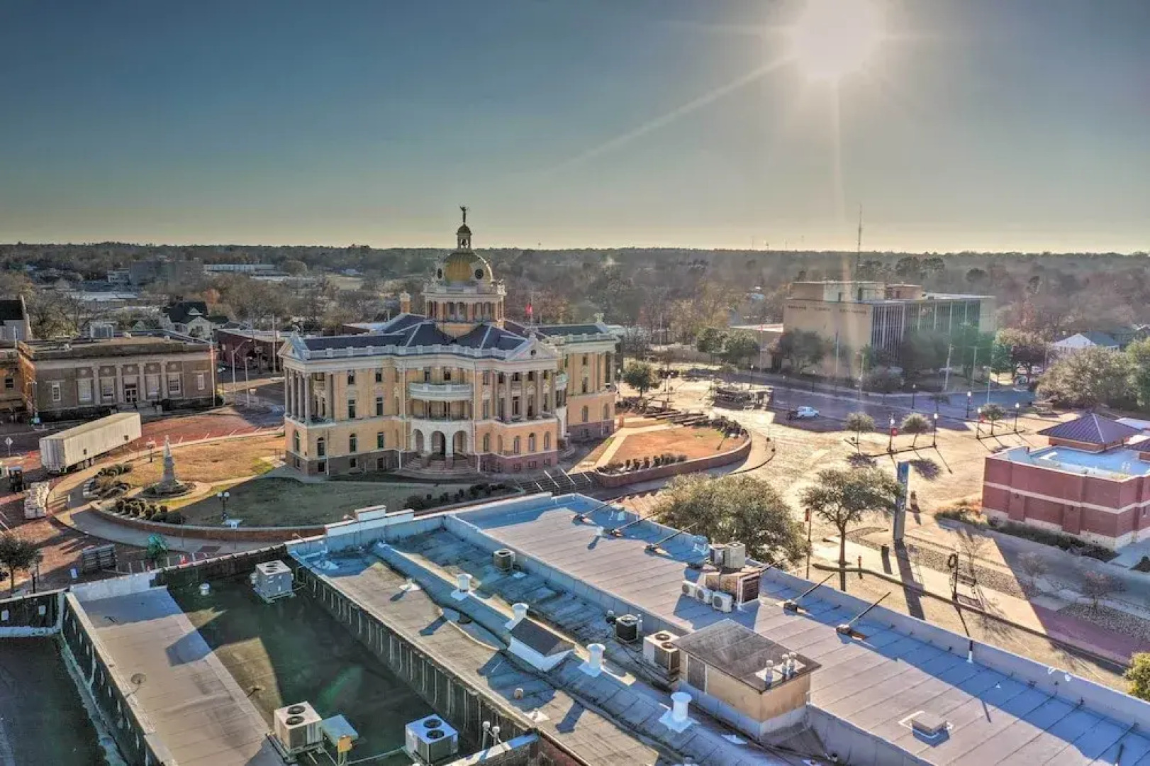 Updated Apartment in Historic Dtwn Marshall!