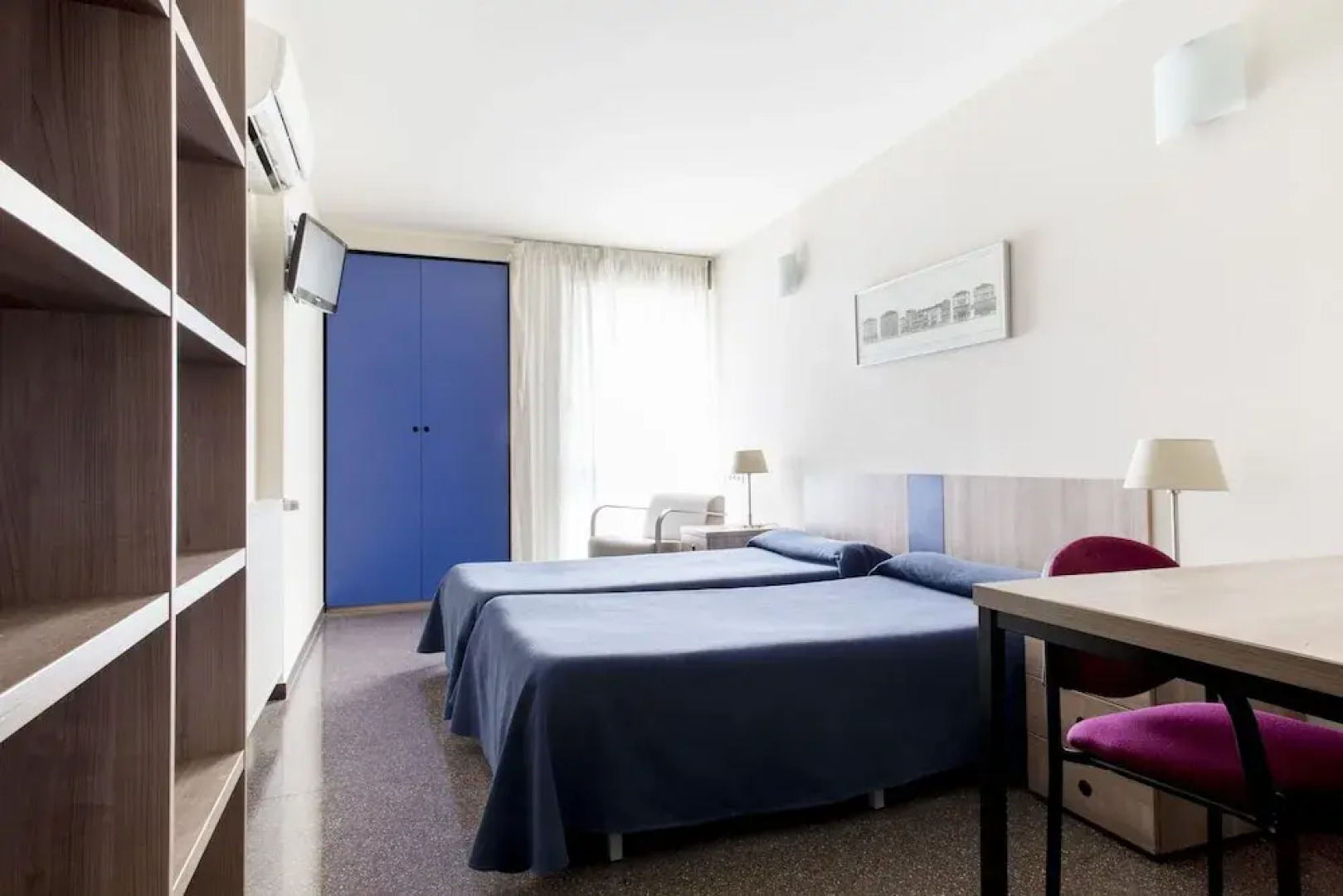 Colegio Mayor Resa Hernán Cortés - Centro Adscrito a REAJ