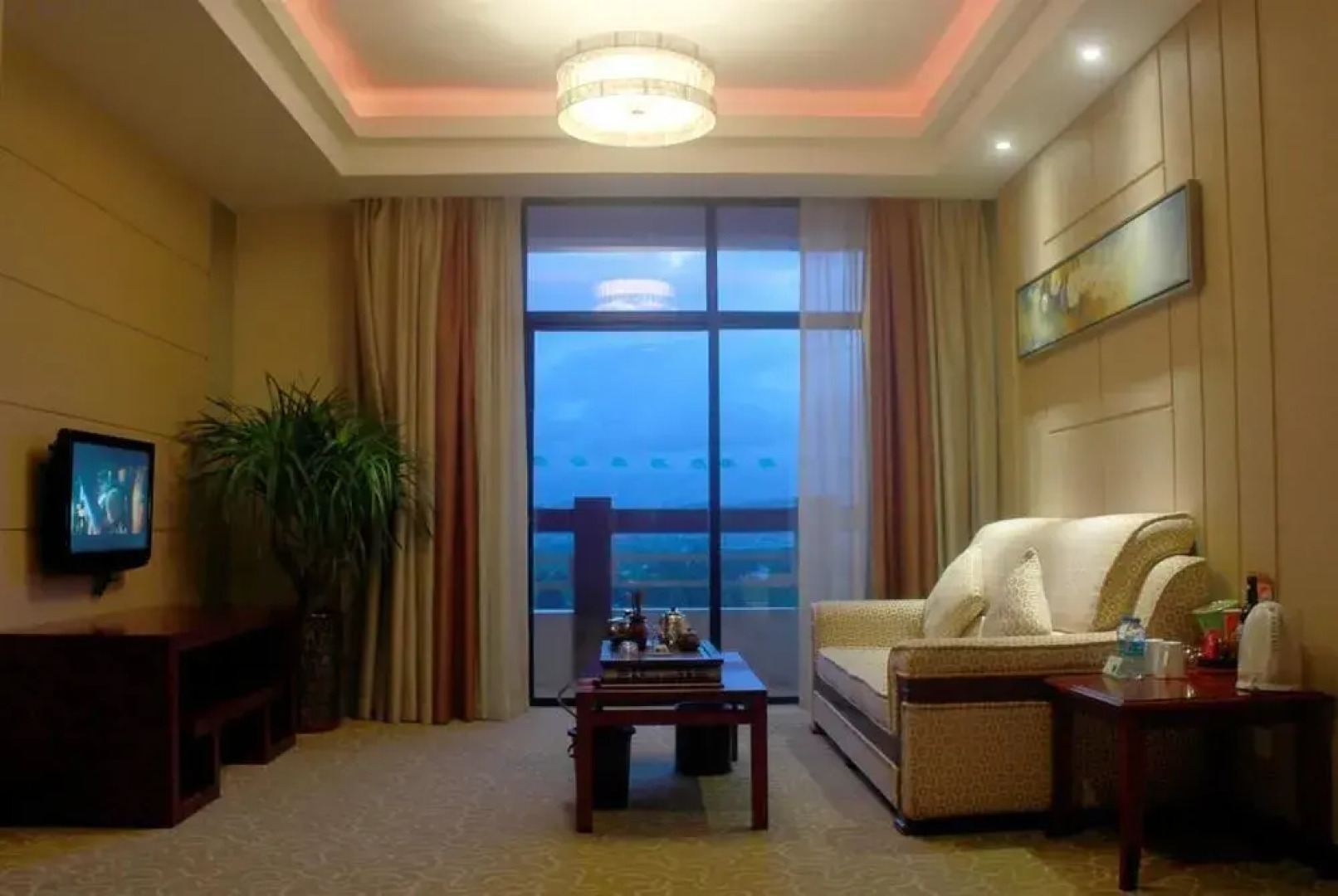 New Metropolis Hotel