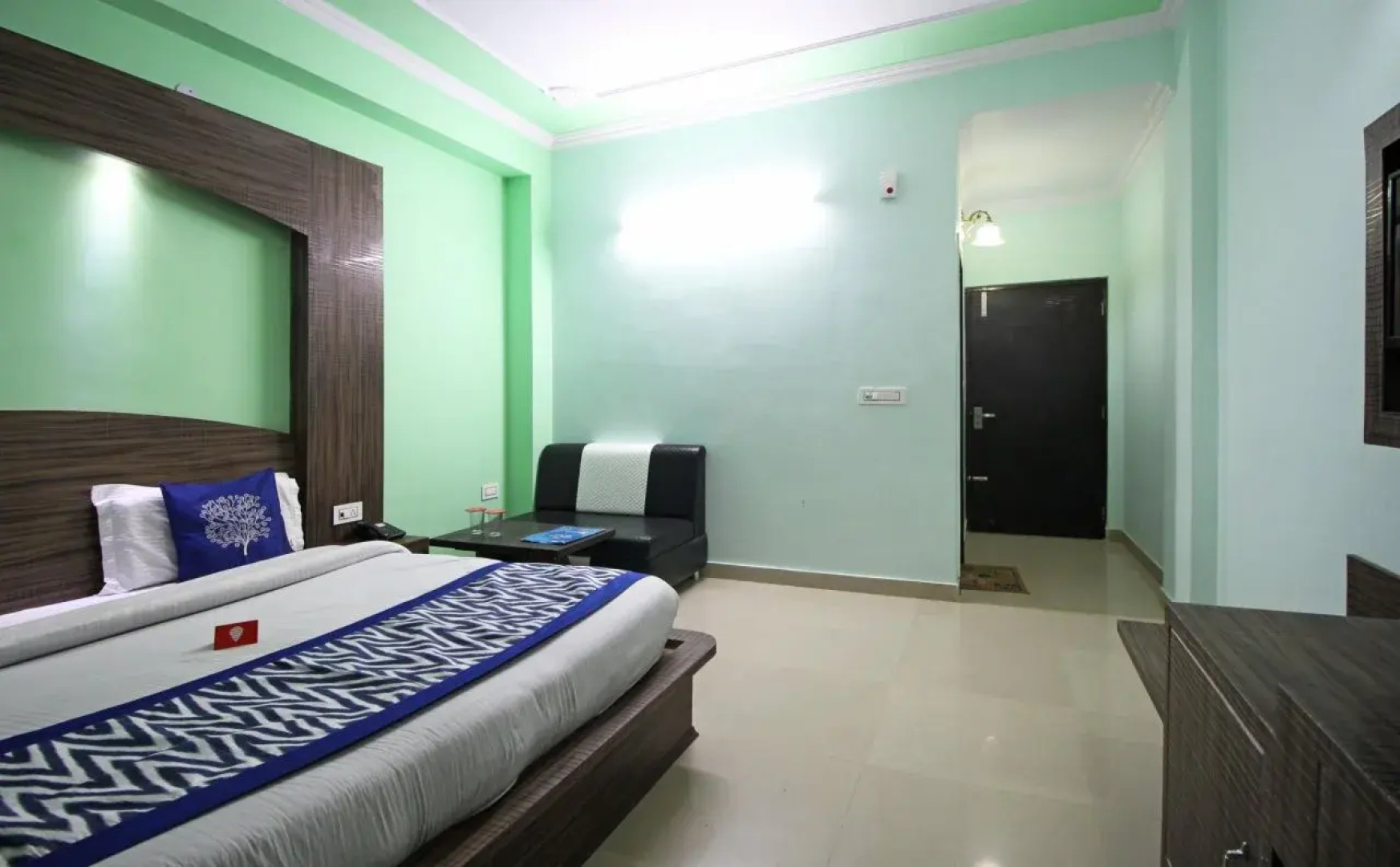 Hotel JMK International