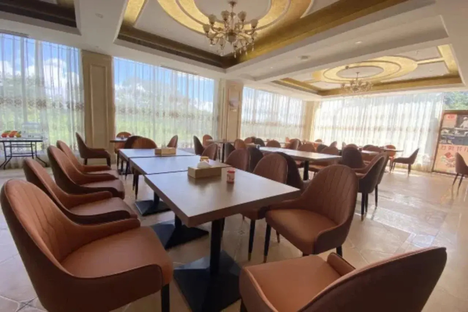 Vienna Hotel (Ledong Gongyuan)