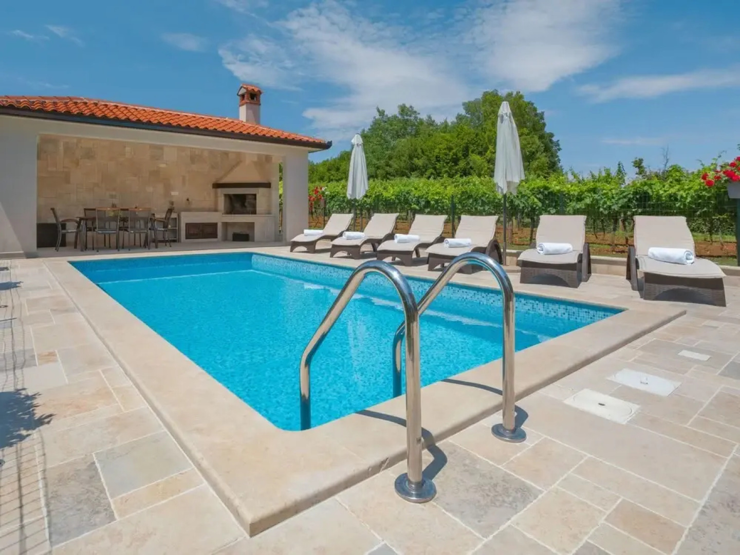 Ana Ru i i Sveta Nedelja