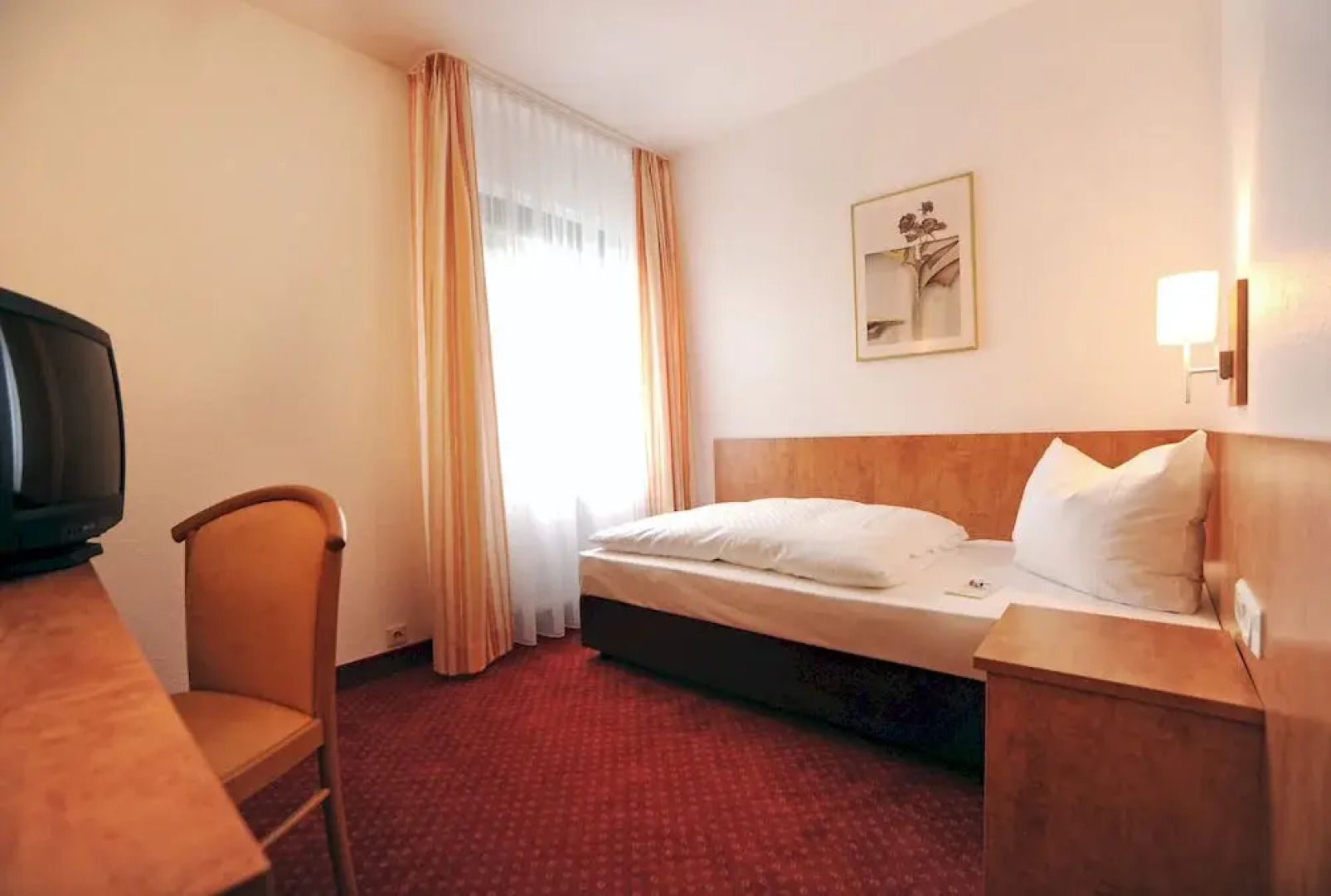 CityClass Hotel Atrium Budget