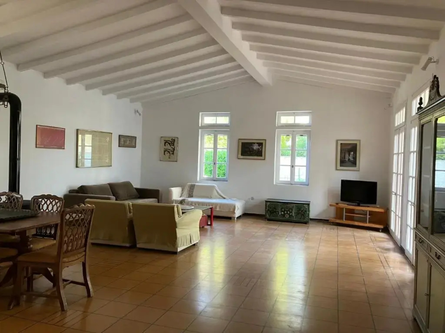 Mediterenian house with beautiful garden