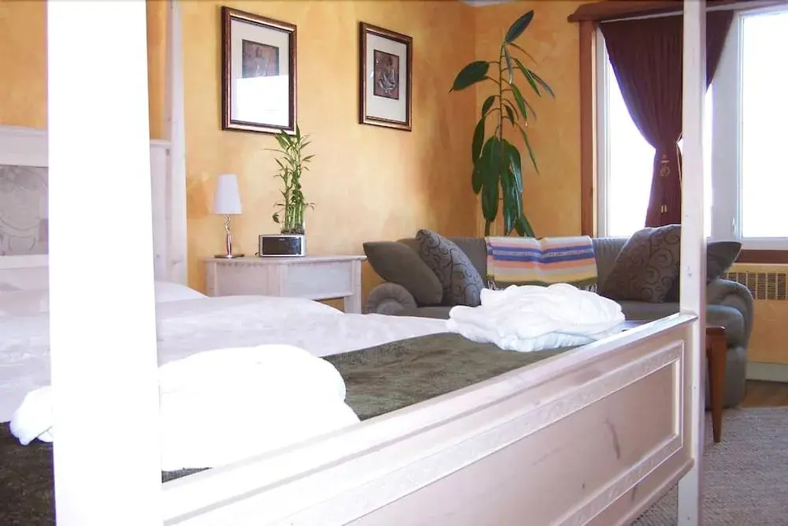 Artisan Upstairs Guesthouse