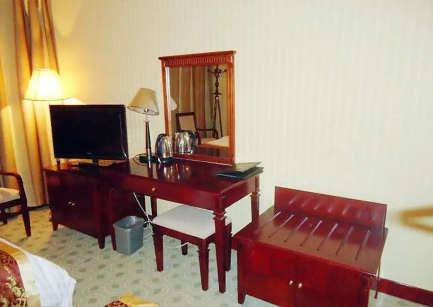 Xizang Linzhi JIalong Hotel