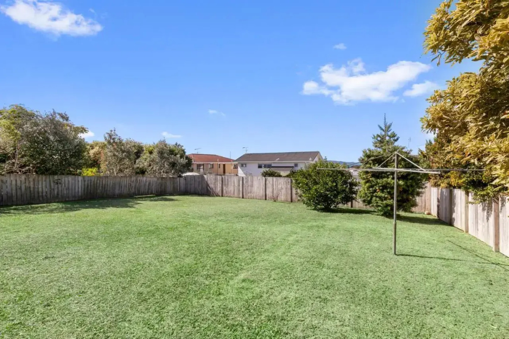 Snells Seaside Bach - Snells Beach Holiday Home