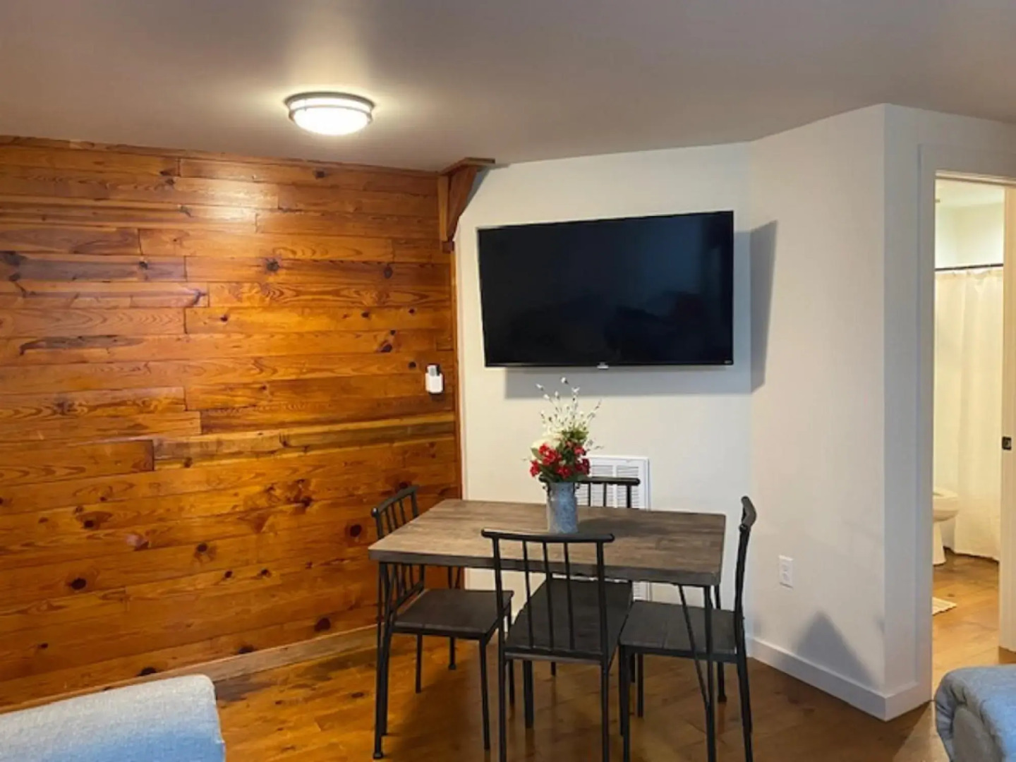 Greeter Falls Lodge Suite 4