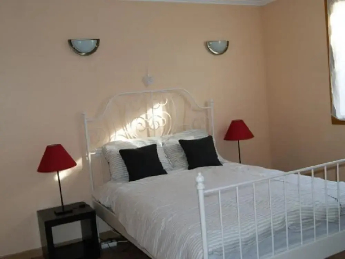 Completely Enclosed Villa With Private Swimming Pool and Lots of Privacy