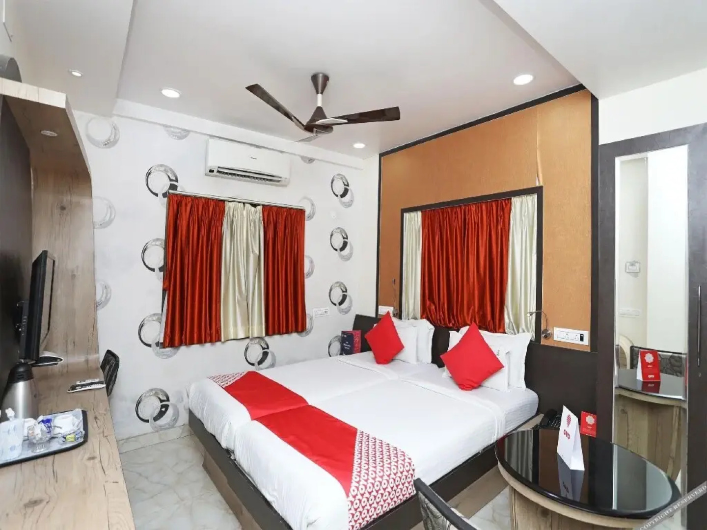 FabExpress Greenleaf Regency