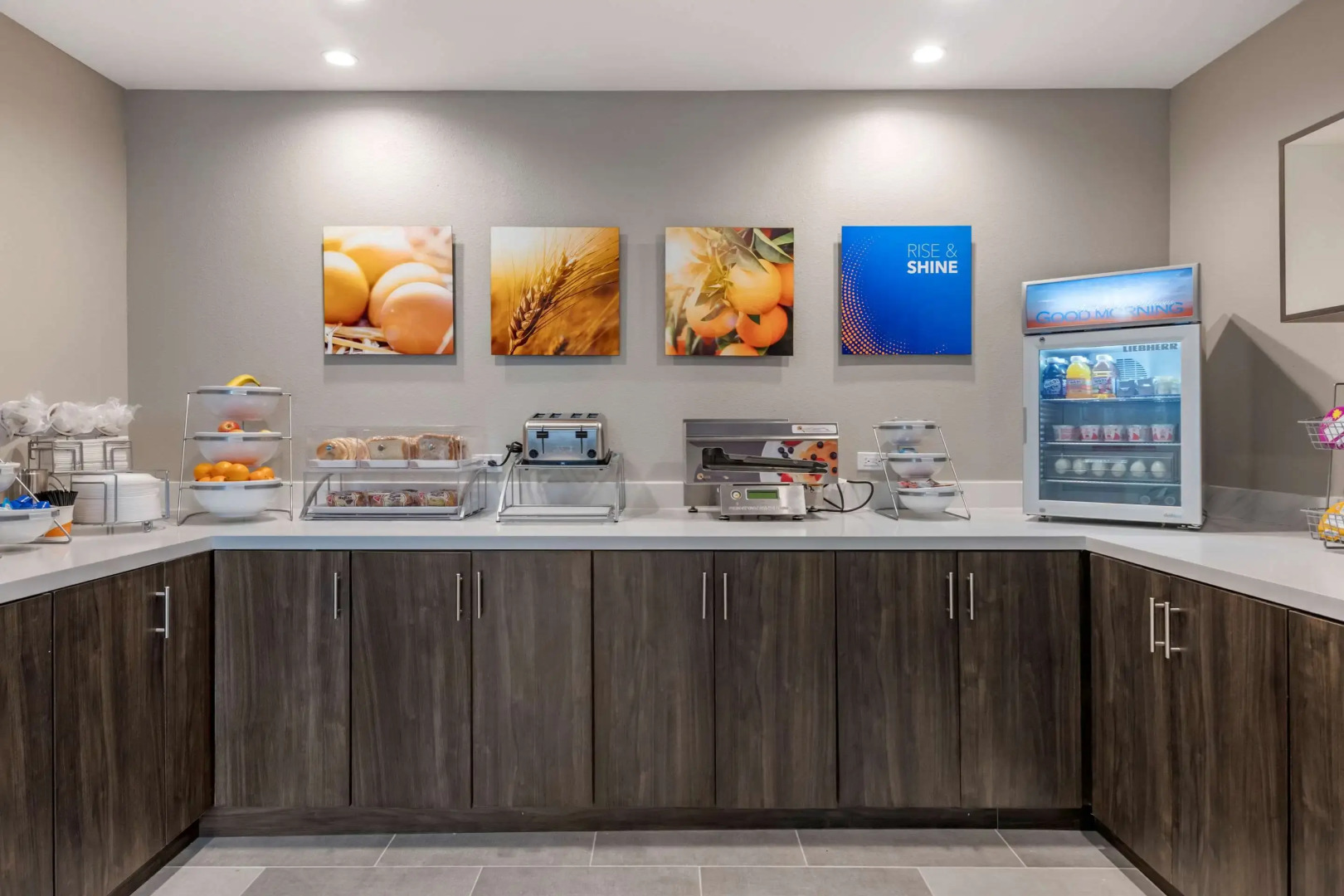 Comfort Inn & Suites Jacksonville - Orange Park Near Naval Air Station