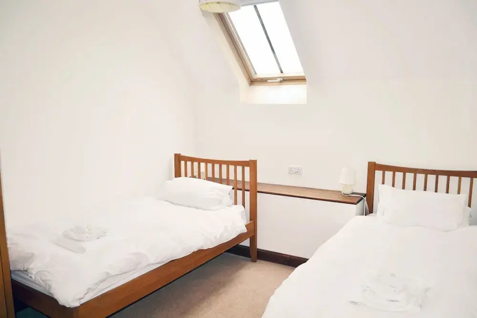 Beautifully converted 400-year-old threshing barn. Pet-friendly.