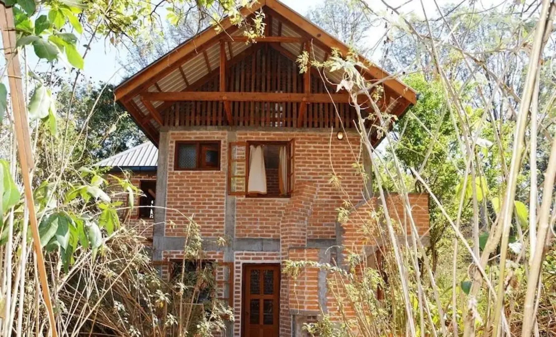 Thitaw Lay House B & B