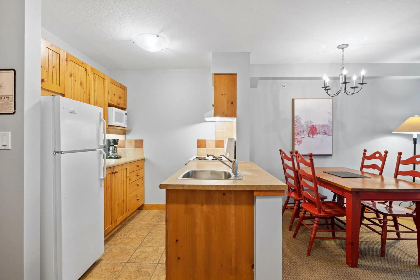 TOP FLOOR in Panorama Resort | TRUE Ski In/Out | Indoor Access to Pool & HotTubs