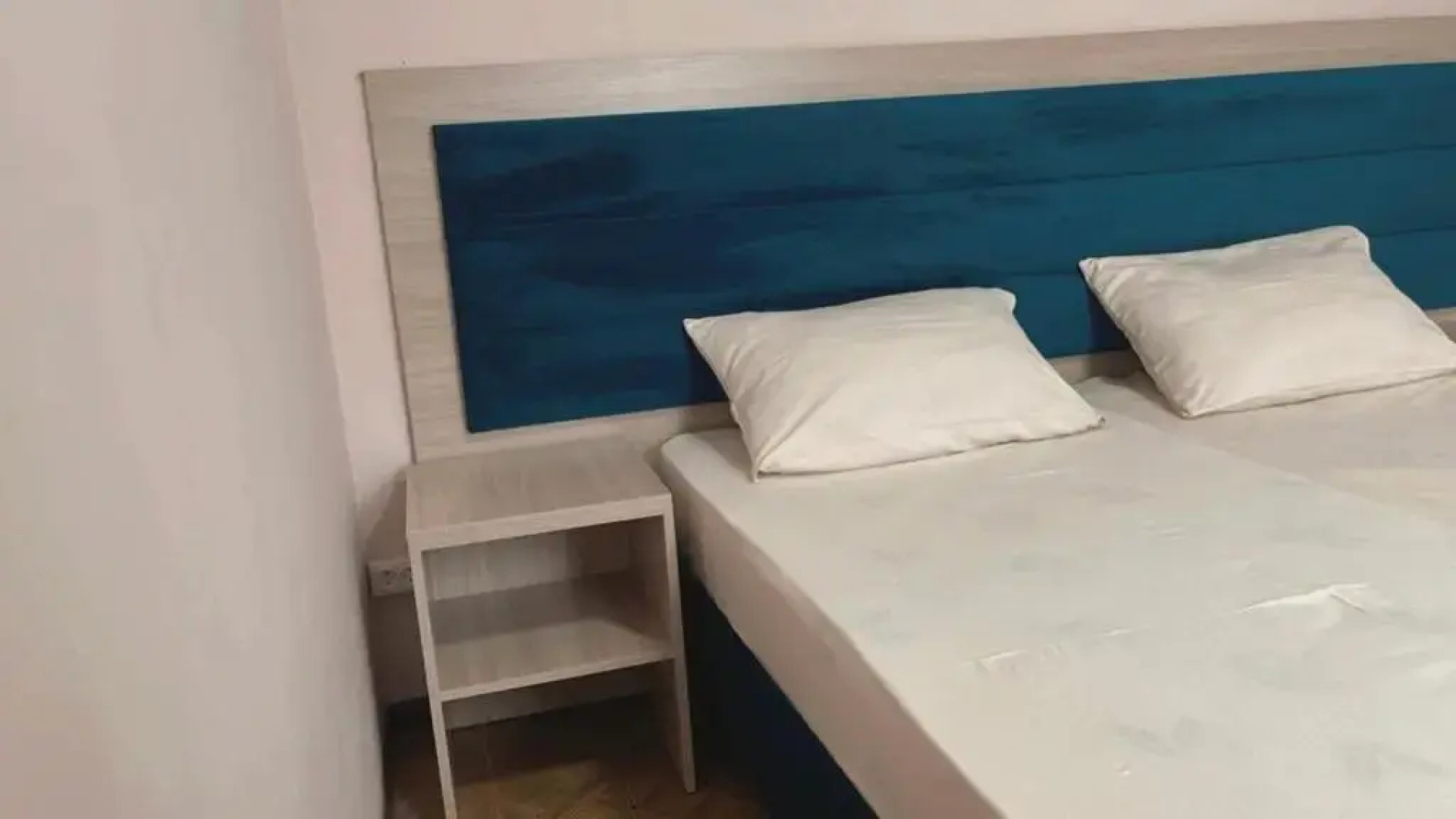 Guest House on Druzhby 1