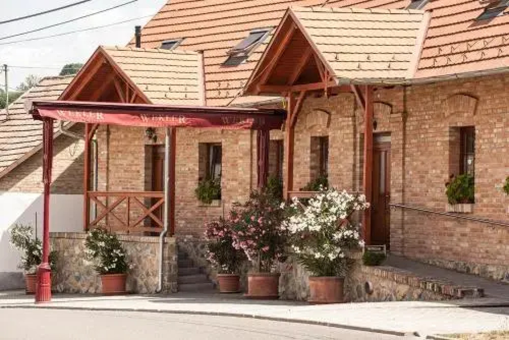 Wekler Családi Pincészet és Vendégház