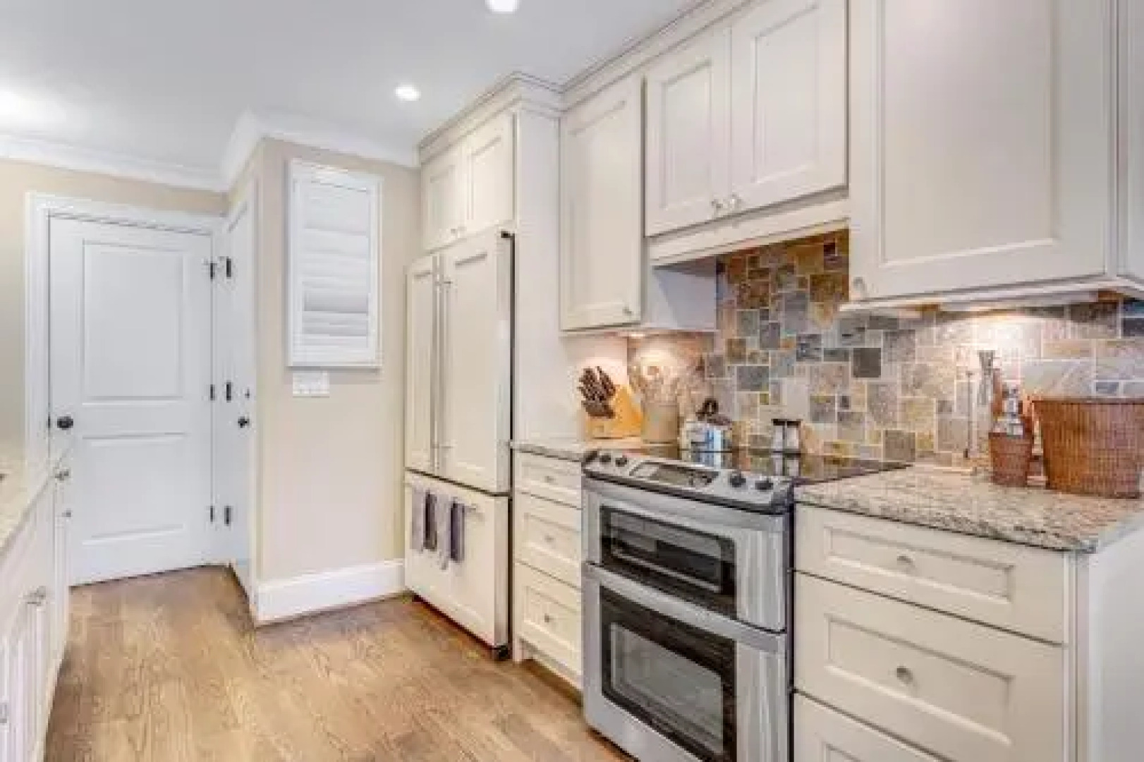 4689 Tennis Club Villa by RedAwning