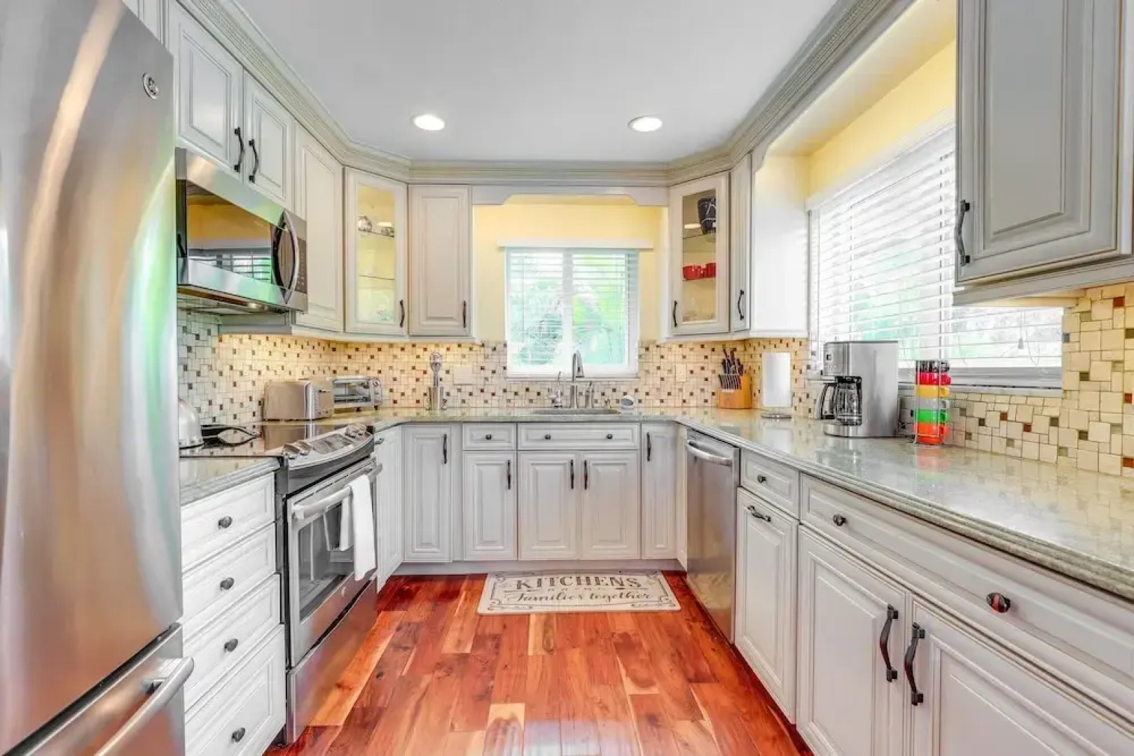 Cozy Singer Island Condo: Walk to Beach & Marina!