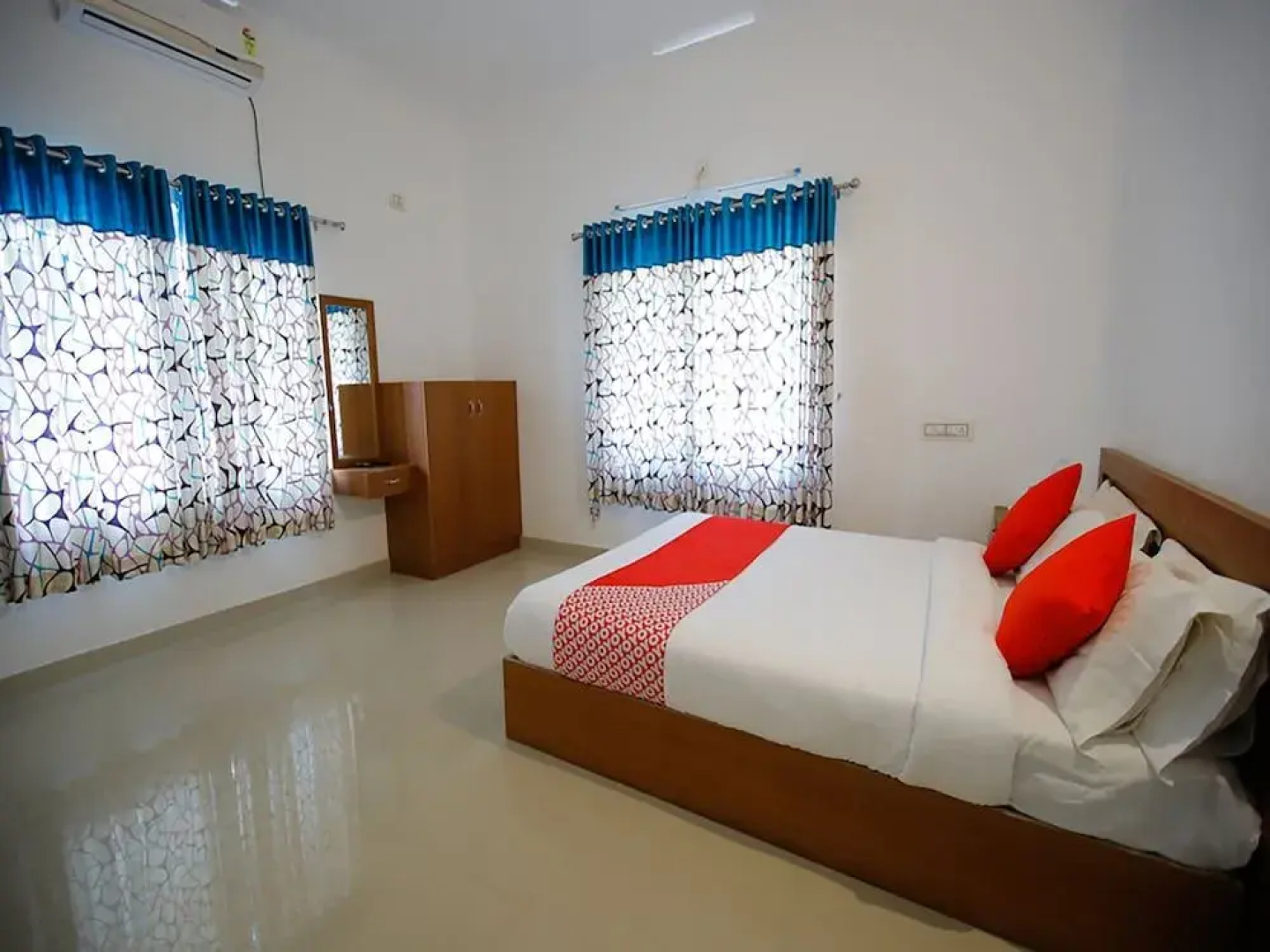 Oyo 26964 Palm View Residency
