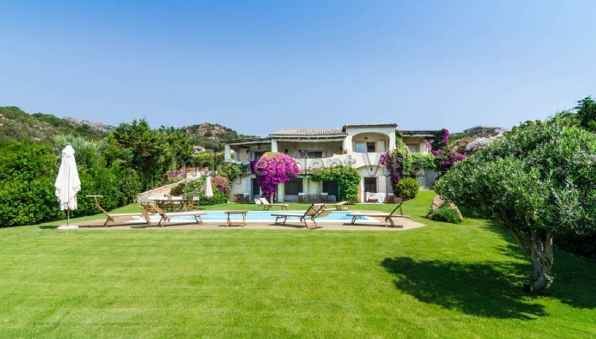 Luce Lux - Independent Villa with Private Pool