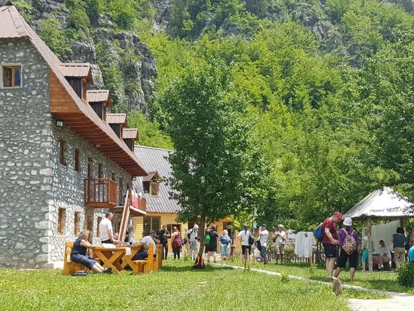 Bujtina Berishta Theth