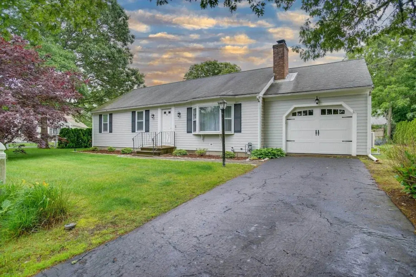 Dennis Retreat: 4 Mi to Mayflower Beach!