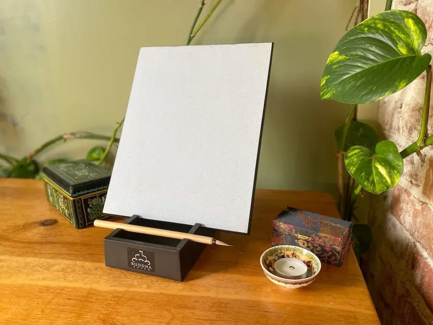 Upstairs at Thevictorian - Lush Walkable and Dog-friendly Retreat - Steps From Downtown Bellingham