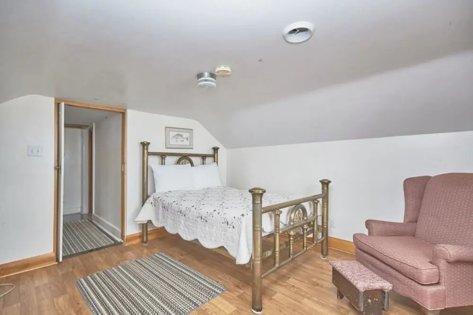 Exclusive Waterfront Beach House Retreat