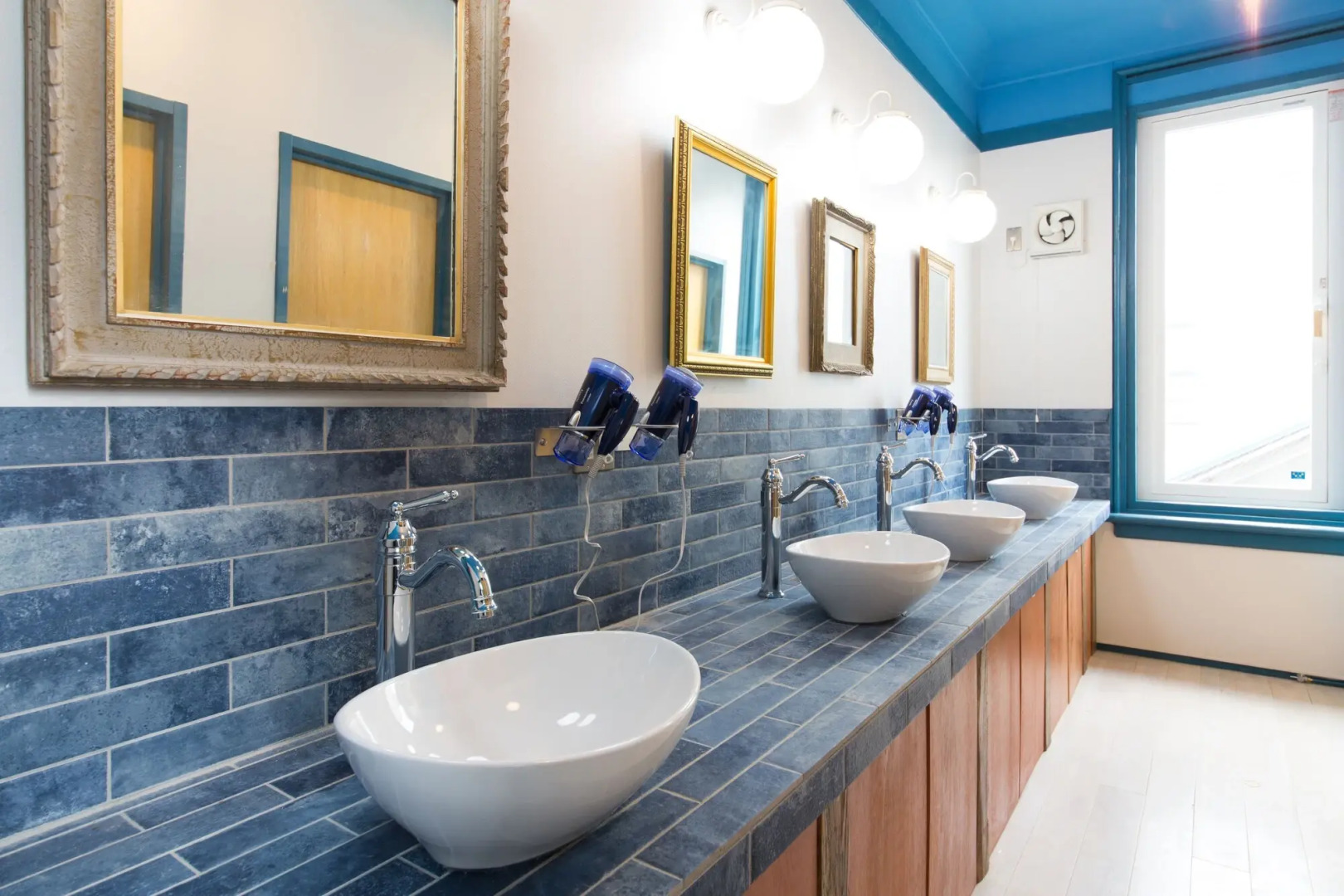 Little Barrel Guest House - Hostel