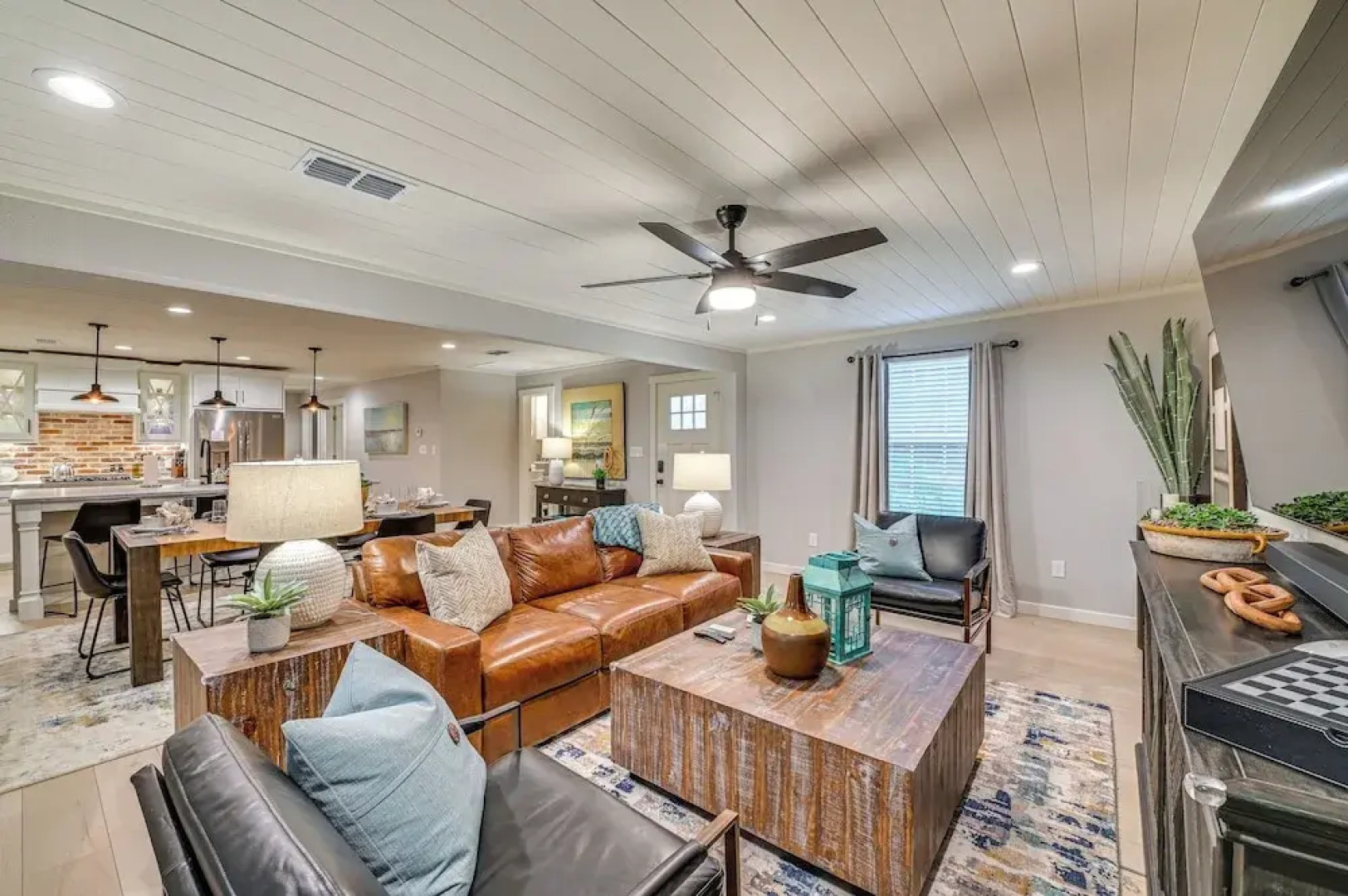 3 Mi to Lake Ray Roberts: Luxe Pilot Point Home