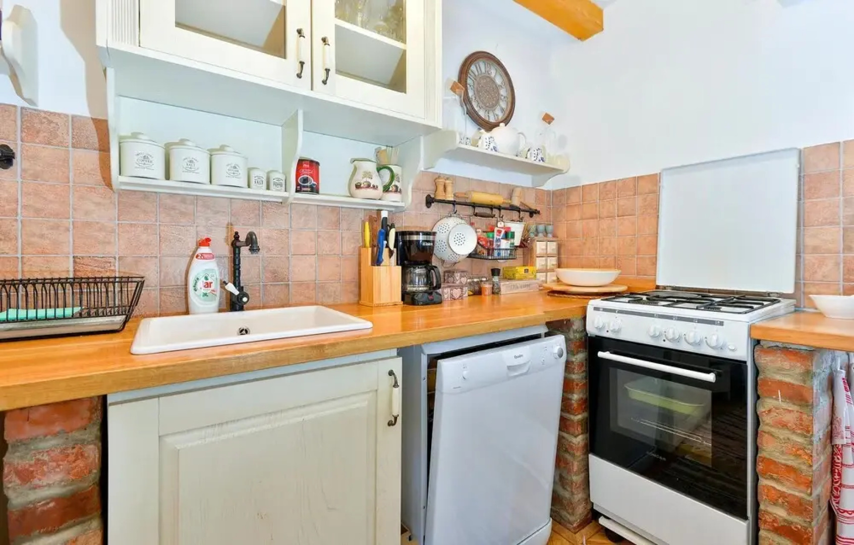 Awesome Home in Krapinske Toplice With 2 Bedrooms, Wifi and Outdoor Swimming Pool