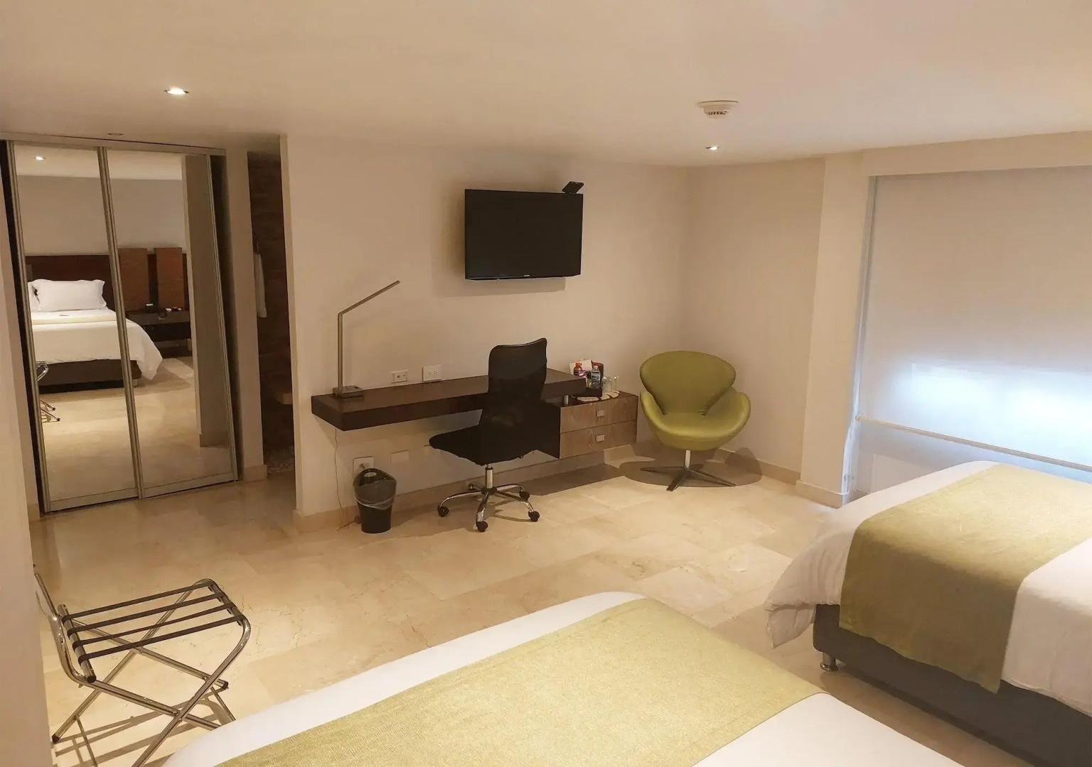 Hotel Washington Plaza