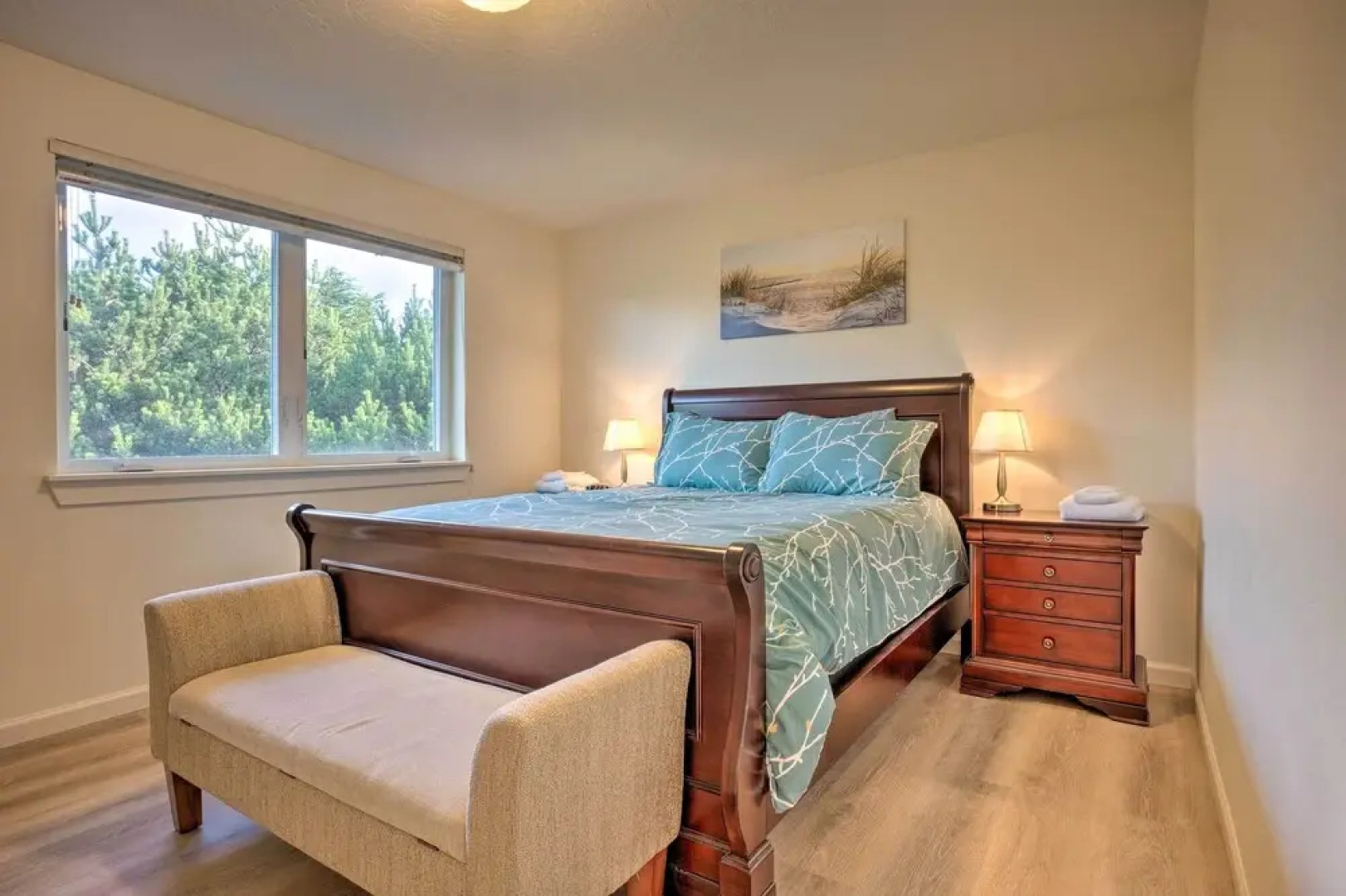 Spacious Bandon Getaway - 2 Blocks to Ocean!