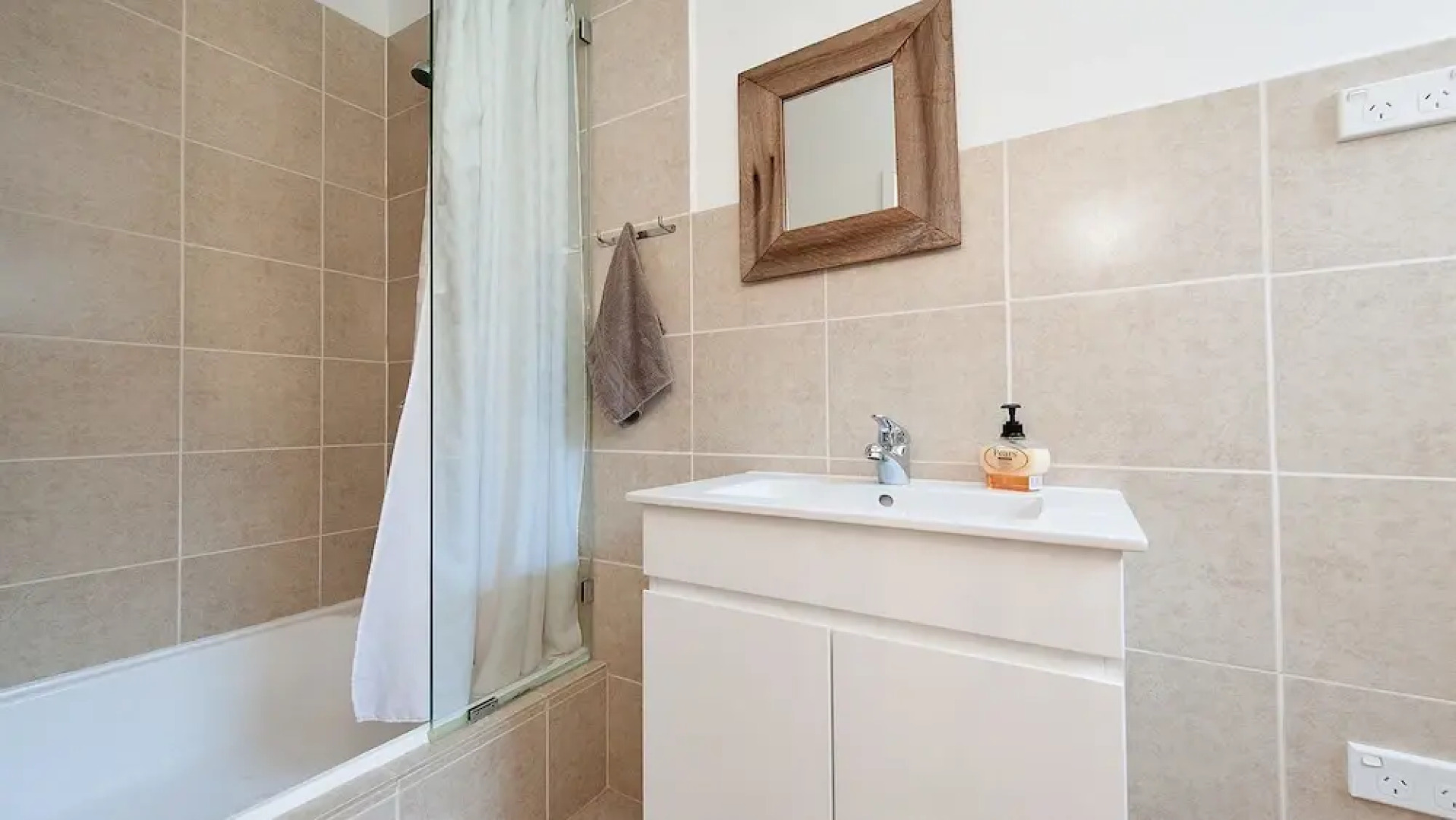 Sandy Point Road, 9, Sea Urchin