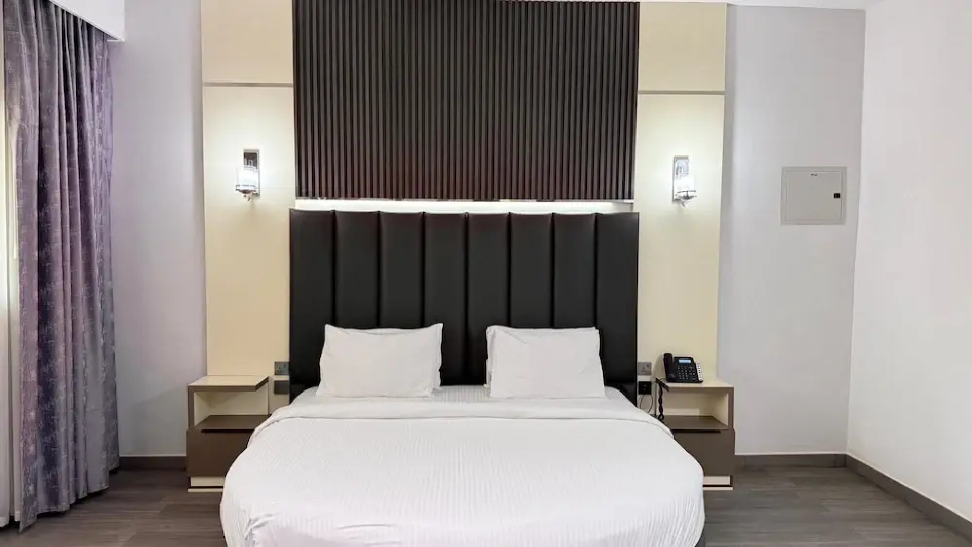 Royal Tulip Dancenter Suites Sharjah