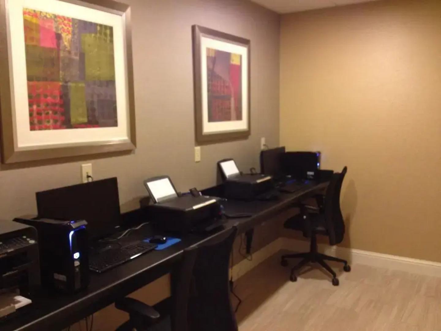 Holiday Inn Express Hotel & Suites Marion Northeast by IHG