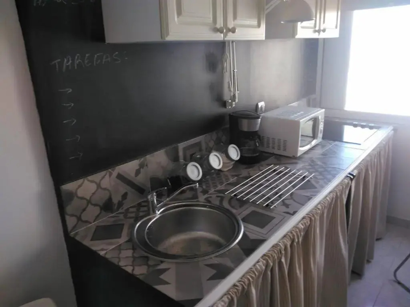 In Bed with Lisbon 8N