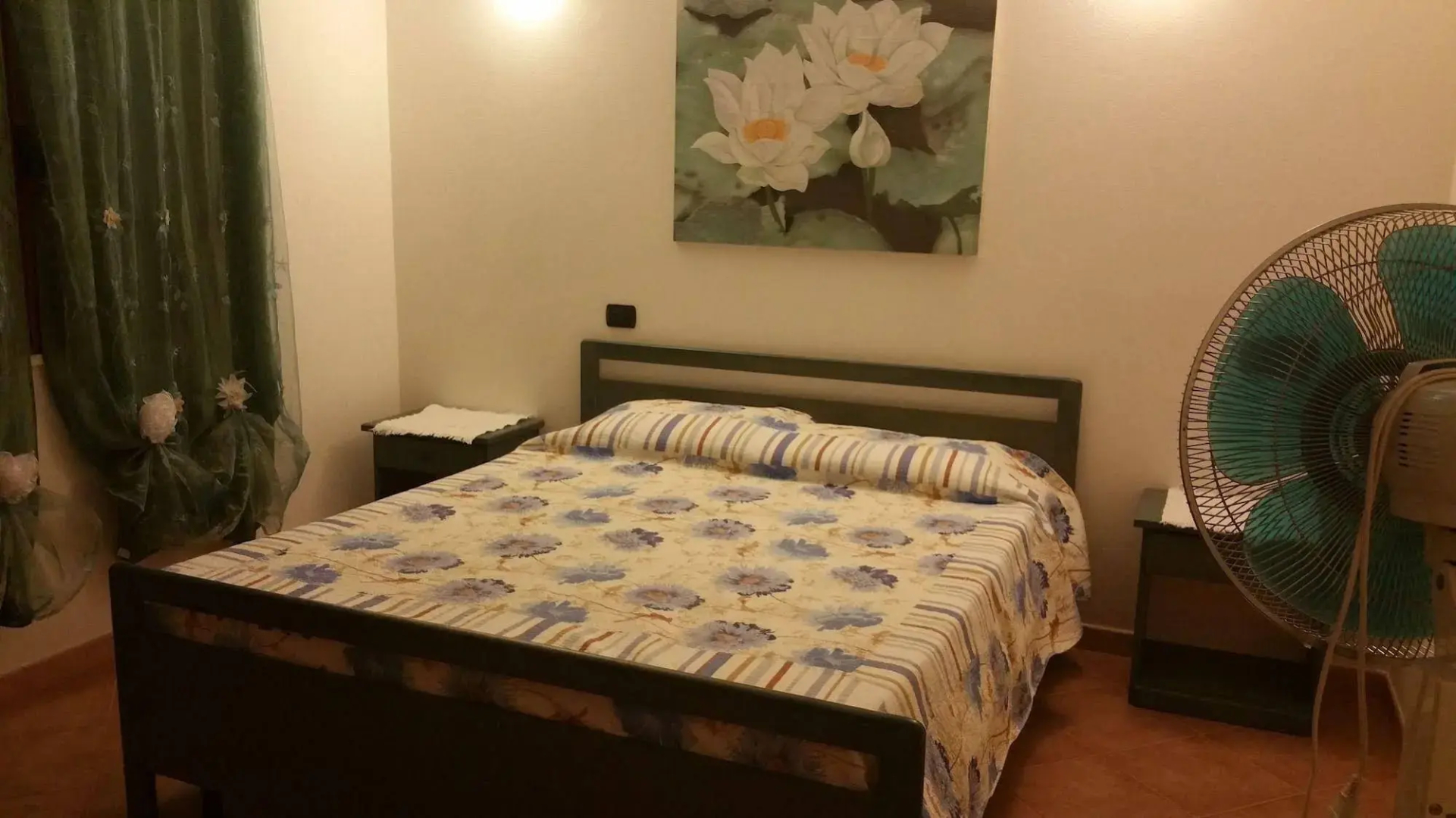Artistika Golden Apartment