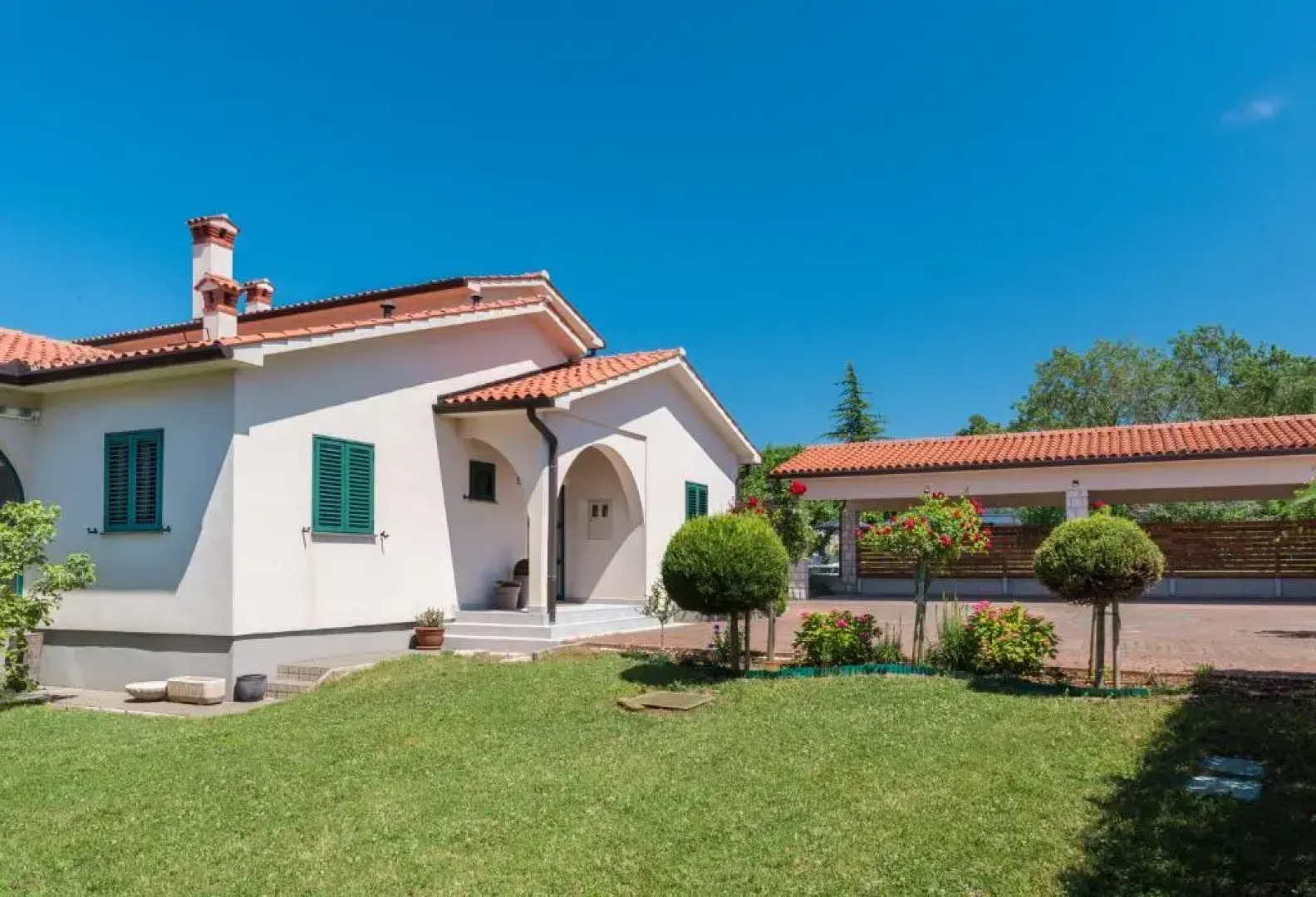 Holiday House OLIVE GROVE with pool and garden