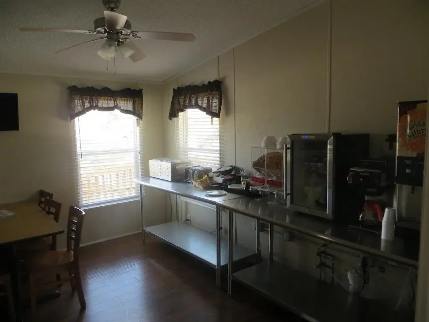 Shale Lodge Pleasanton